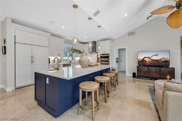 4356 Pond Apple DR N, Naples, FL 34119