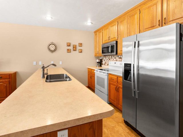 425 BROOKVIEW DRIVE, Luxemburg, WI 54217
