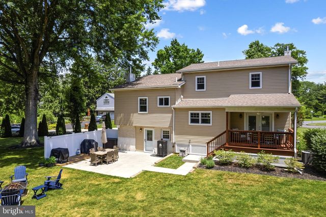1674 FORT WASHINGTON AVE, Ambler, PA 19002