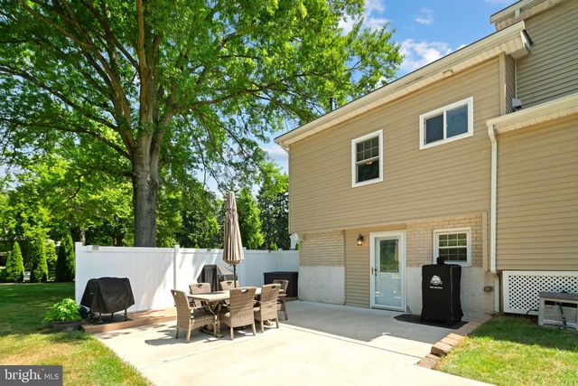 1674 FORT WASHINGTON AVE, Ambler, PA 19002