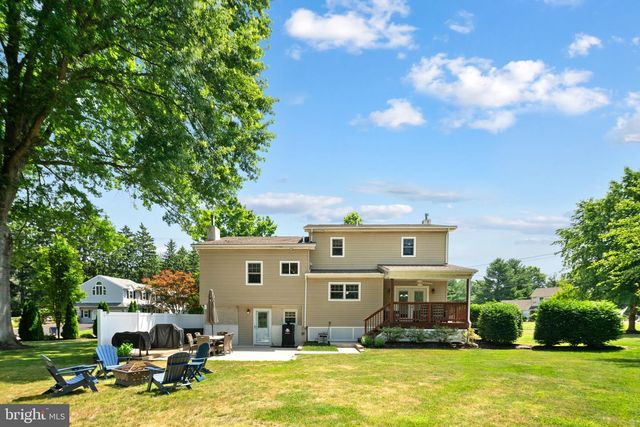 1674 FORT WASHINGTON AVE, Ambler, PA 19002