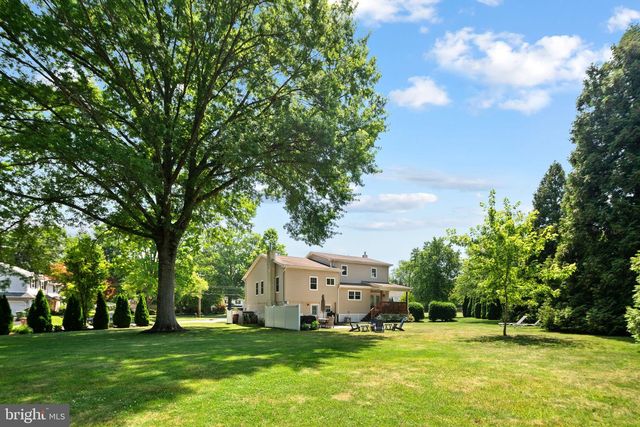 1674 FORT WASHINGTON AVE, Ambler, PA 19002
