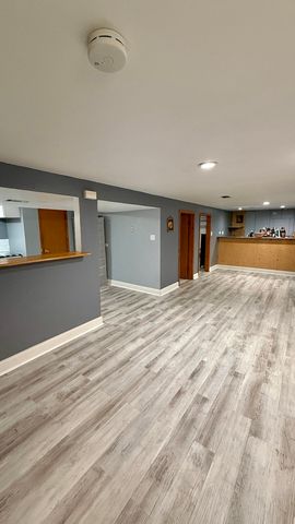 5121 S New England Avenue G, Chicago, IL 60638