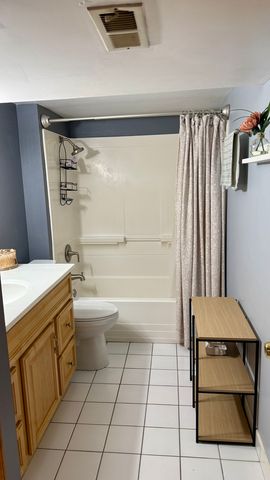 5121 S New England Avenue G, Chicago, IL 60638
