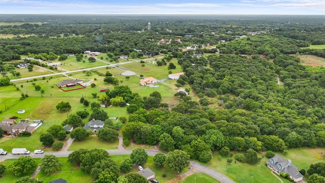 4895 Meadow Brze Court, Fort Worth, TX 76140