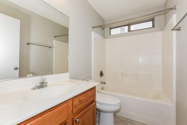 1069 E Nardini Street, San Tan Valley, AZ 85140