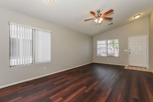 1069 E Nardini Street, San Tan Valley, AZ 85140