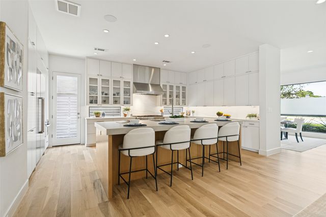7514 Midbury Drive, Dallas, TX 75230