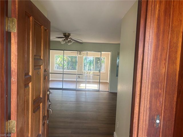 5 Broadway CIR, Fort Myers, FL 33901