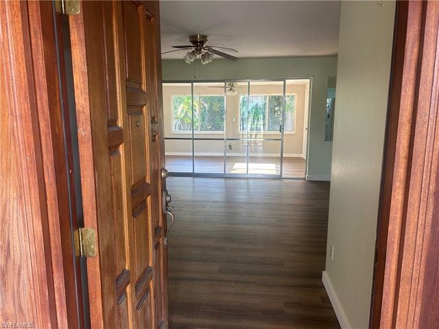 5 Broadway CIR, Fort Myers, FL 33901
