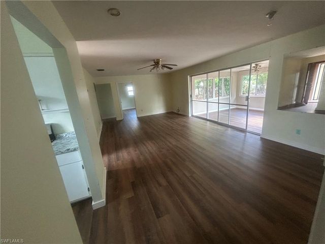 5 Broadway CIR, Fort Myers, FL 33901