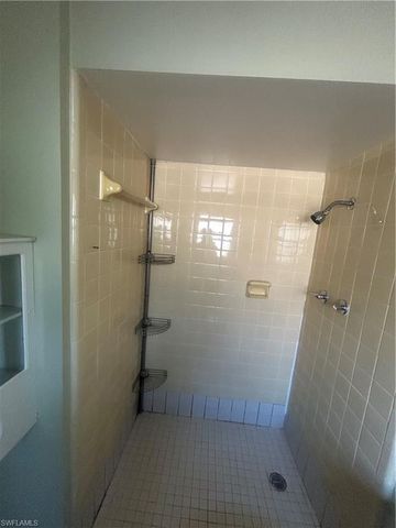 5 Broadway CIR, Fort Myers, FL 33901