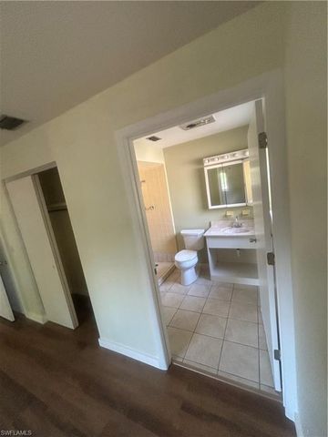 5 Broadway CIR, Fort Myers, FL 33901