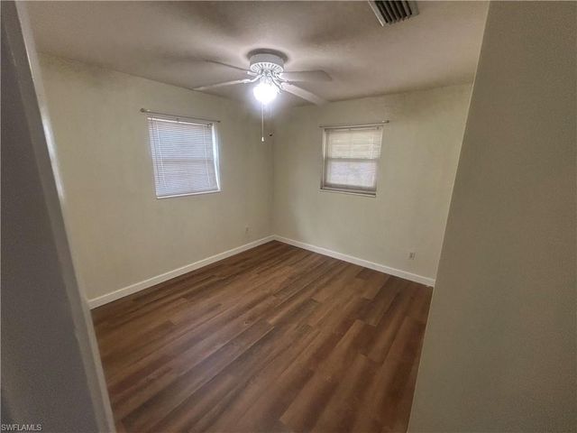 5 Broadway CIR, Fort Myers, FL 33901