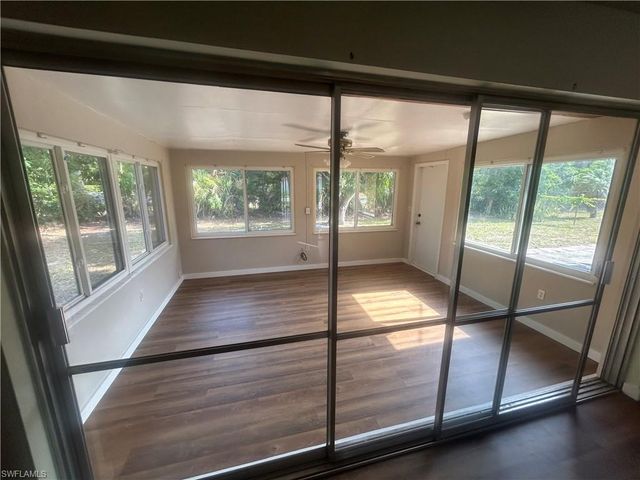 5 Broadway CIR, Fort Myers, FL 33901