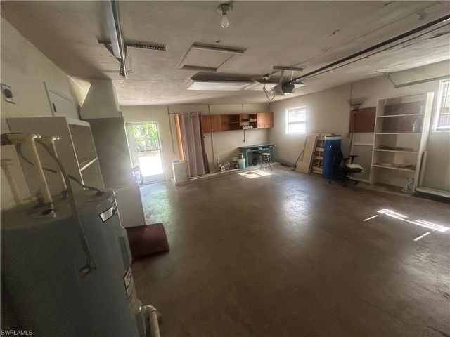 5 Broadway CIR, Fort Myers, FL 33901