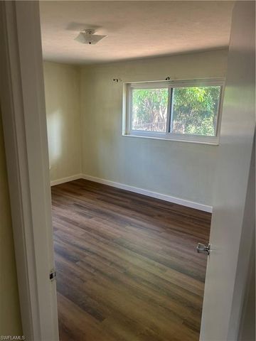 5 Broadway CIR, Fort Myers, FL 33901