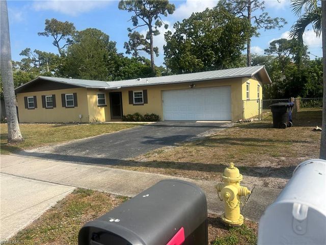 5 Broadway CIR, Fort Myers, FL 33901