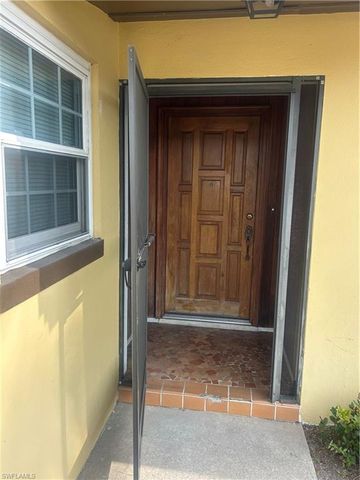 5 Broadway CIR, Fort Myers, FL 33901