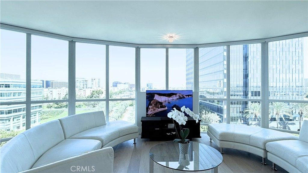 Image 2 of property listing at 3141 Michelson 808, Irvine, CA 92612