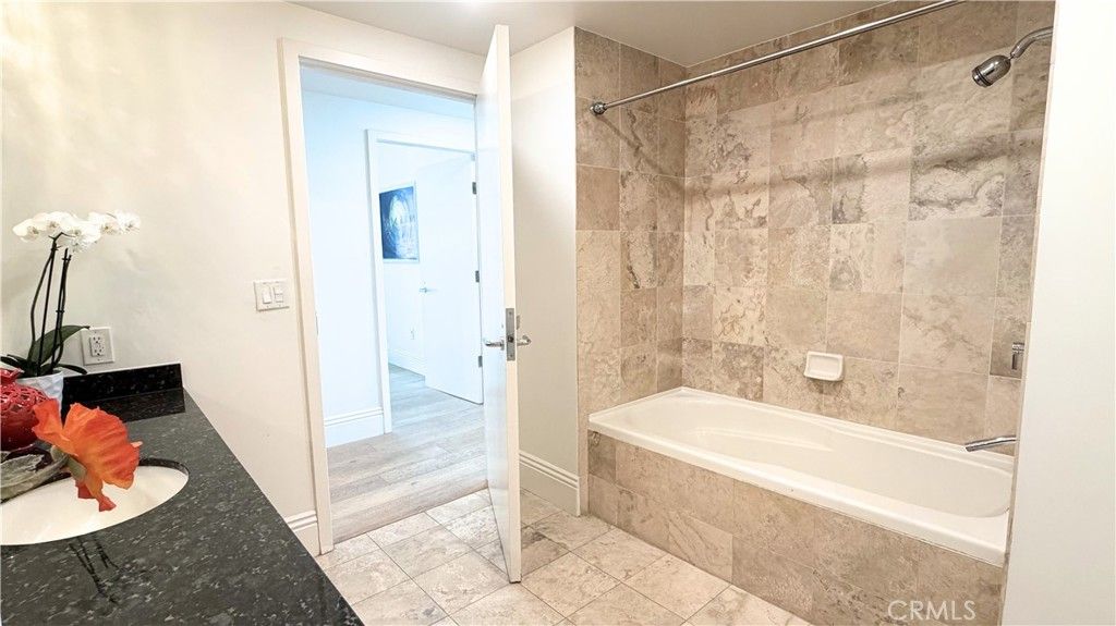 Image 21 of property listing at 3141 Michelson 808, Irvine, CA 92612
