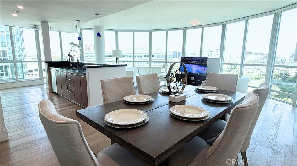 Image 4 of property listing at 3141 Michelson 808, Irvine, CA 92612