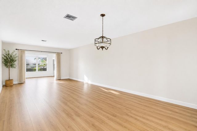 5800 W Fernley Dr Drive W 38, Greenacres, FL 33415