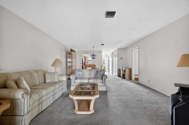 5800 W Fernley Dr Drive W 38, Greenacres, FL 33415