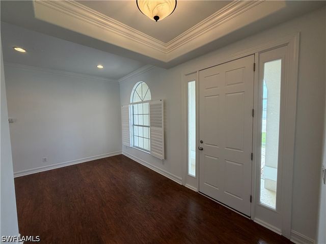 3425 Anton CT, Naples, FL 34109