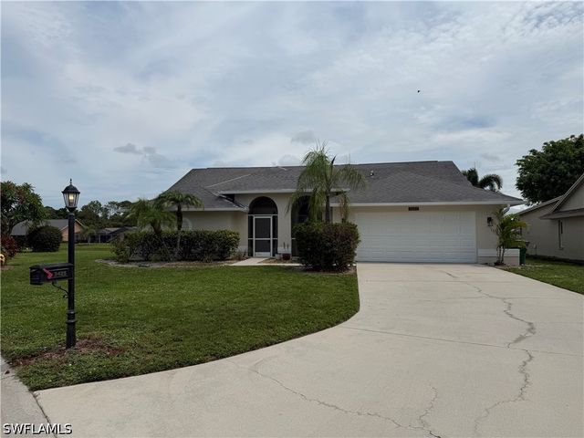3425 Anton CT, Naples, FL 34109