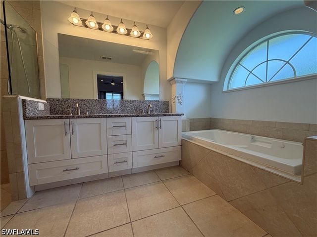 3425 Anton CT, Naples, FL 34109