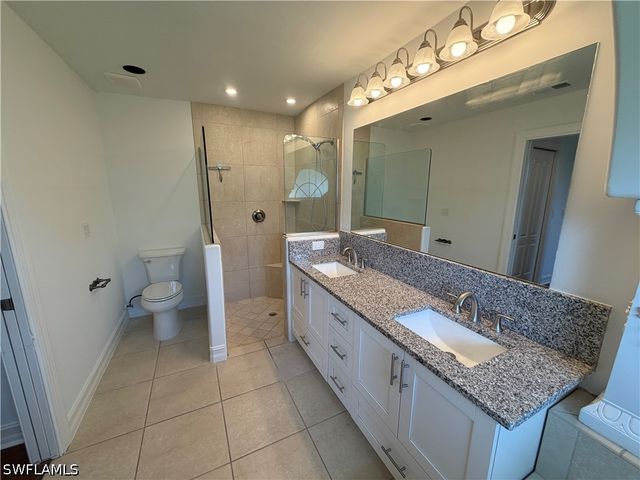 3425 Anton CT, Naples, FL 34109