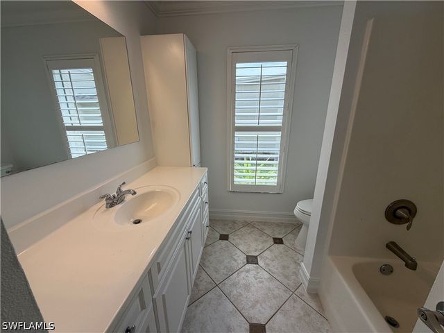 3425 Anton CT, Naples, FL 34109