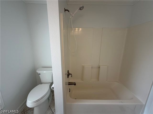 3425 Anton CT, Naples, FL 34109