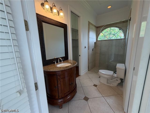 3425 Anton CT, Naples, FL 34109