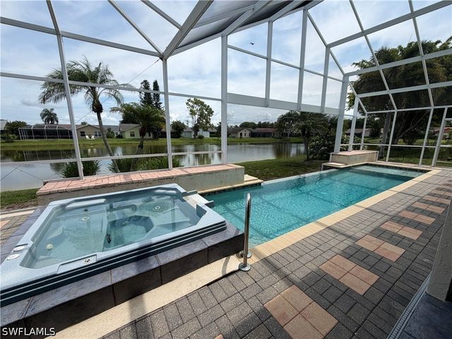 3425 Anton CT, Naples, FL 34109