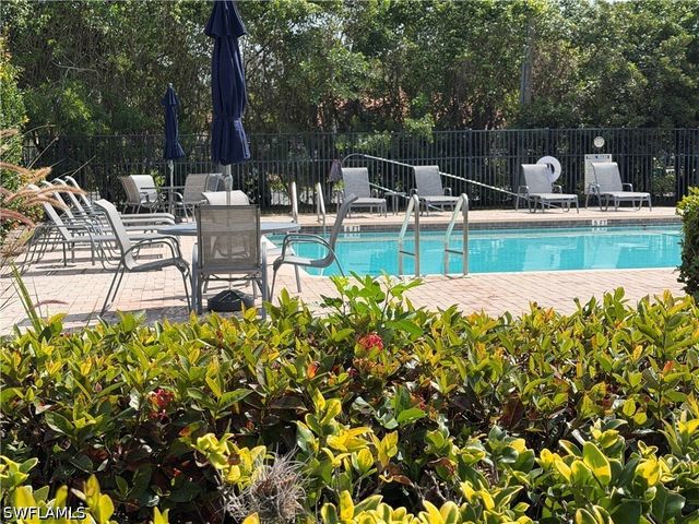3425 Anton CT, Naples, FL 34109