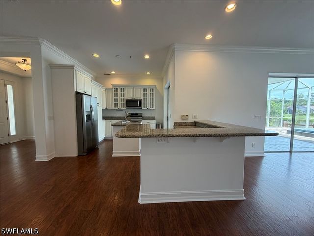 3425 Anton CT, Naples, FL 34109