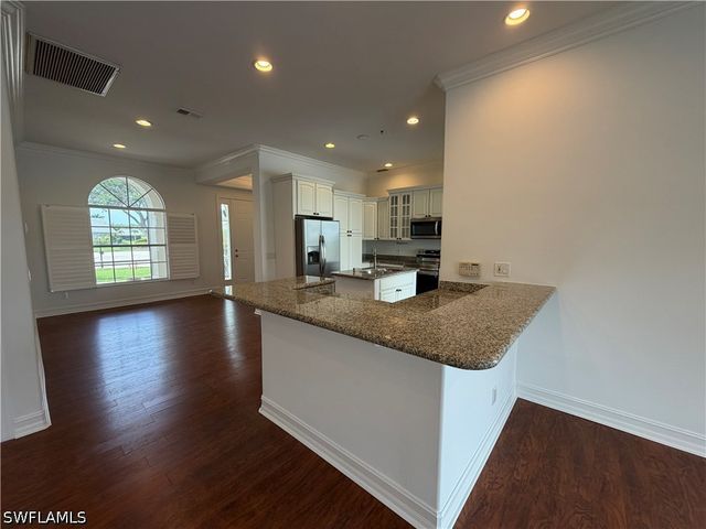 3425 Anton CT, Naples, FL 34109