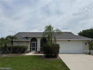 3425 Anton CT, Naples, FL 34109