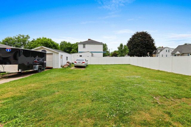 907 ELMORE STREET, Green Bay, WI 54303