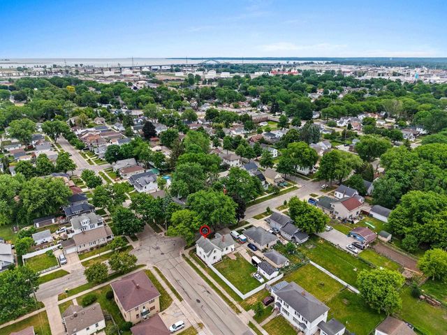 907 ELMORE STREET, Green Bay, WI 54303