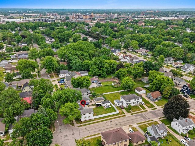 907 ELMORE STREET, Green Bay, WI 54303