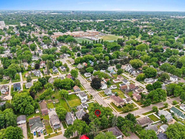 907 ELMORE STREET, Green Bay, WI 54303