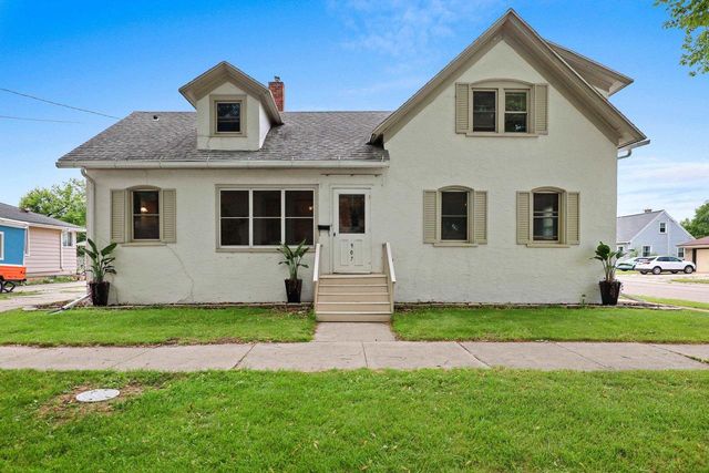 907 ELMORE STREET, Green Bay, WI 54303