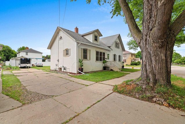 907 ELMORE STREET, Green Bay, WI 54303