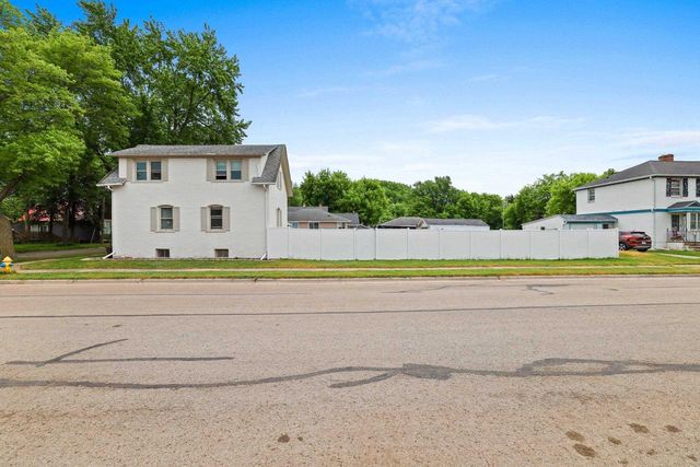 907 ELMORE STREET, Green Bay, WI 54303
