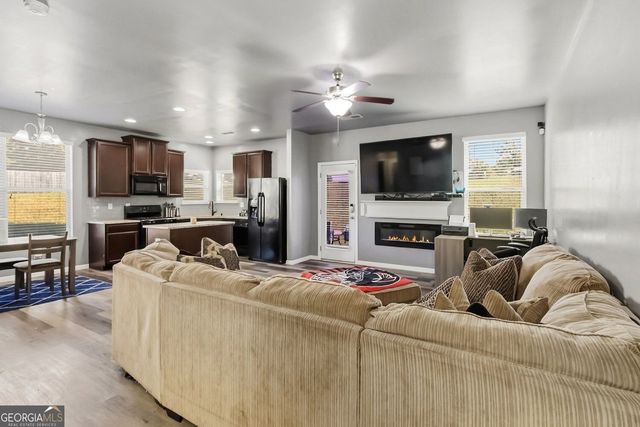 5880 Seabright Lane, Atlanta, GA 30349