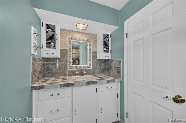 8045 Chilson Road, Pinckney, MI 48169