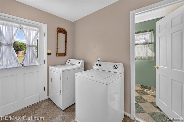8045 Chilson Road, Pinckney, MI 48169